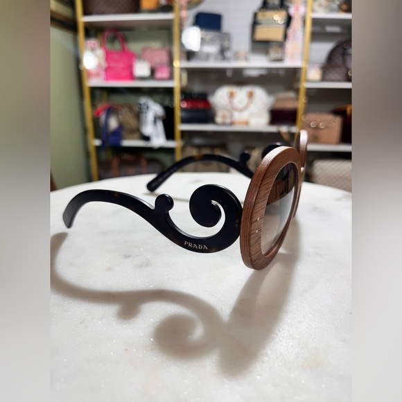 Prada Brown and Black Oversized Sunglasses with Baroque Design - Picture 4 of 10